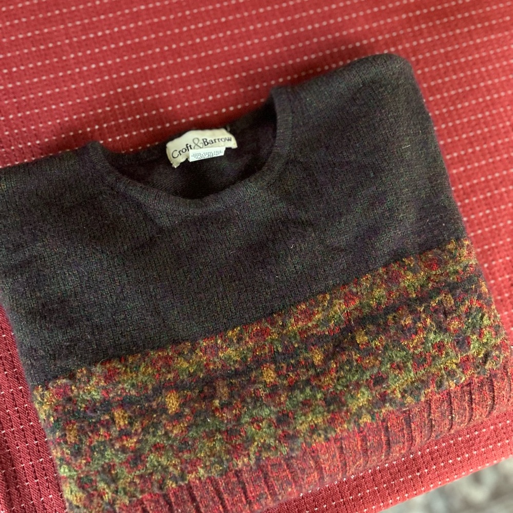 Croft & Barrow m Black and Red Patterned Crewneck Sweater